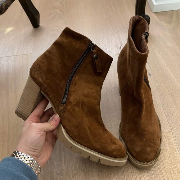 NEW Paul Green | Sloane Lug Sole Bootie Toffee Soft Suede Brown Sz 7/9.5 - Picture 2 of 8